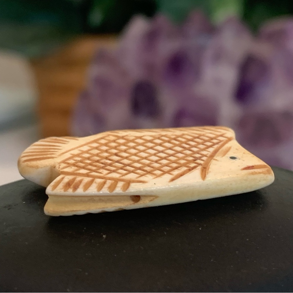 Vintage Fish Bone Bead Native American Style Hand Carved Fetish Animal Mini 1.3" - Picture 3 of 11